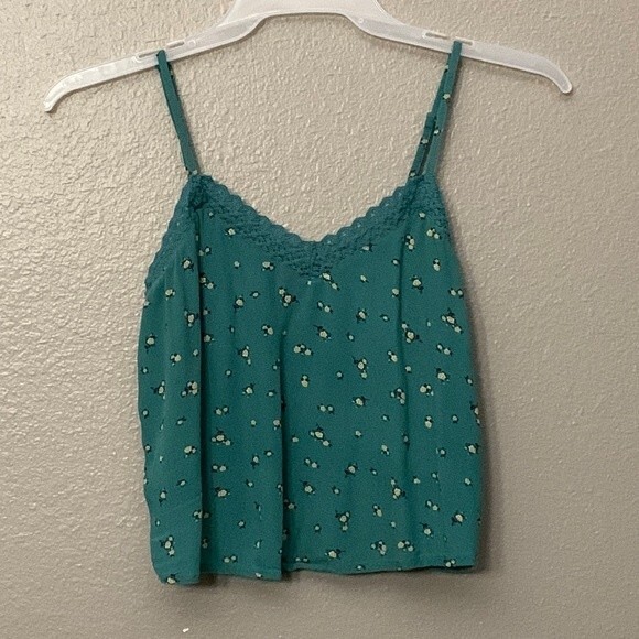 American Eagle Outfitters Small Green floral crop top - Picture 1 of 11